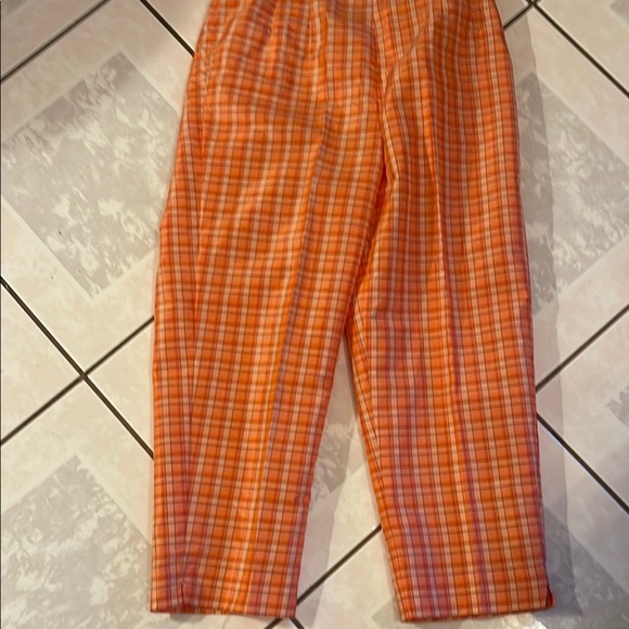 Sag Harbor Orange Sleeveless Ruffled Button Down and Pants Set. - Picture 4 of 6